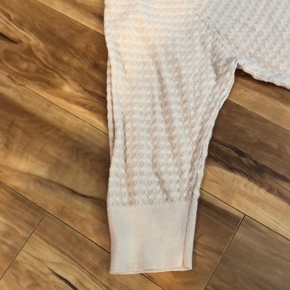 Beige lightweight sweater. - Picture 6 of 8